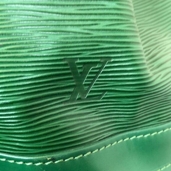 LOUIS VUITTON Green Epi Leather Noe GM Drawstring Bucket Shoulder Bag RARE VTG - Picture 3 of 17